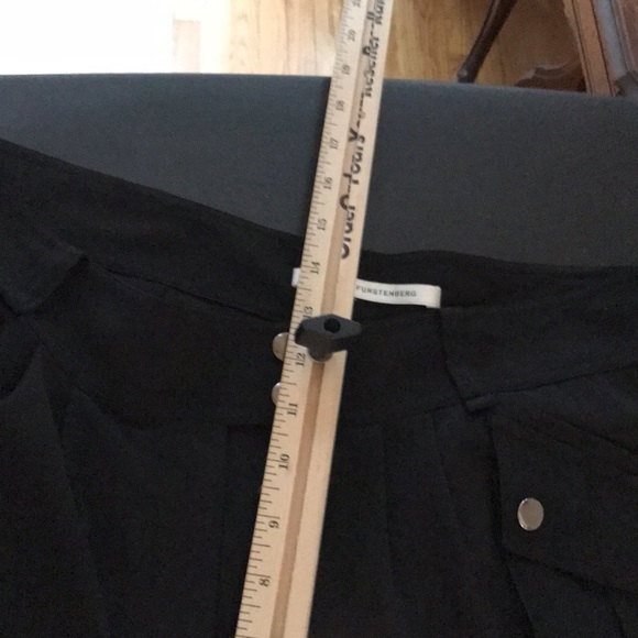 Diane Von Furstenberg DVF size 14 black silk cargo shorts - Picture 12 of 14